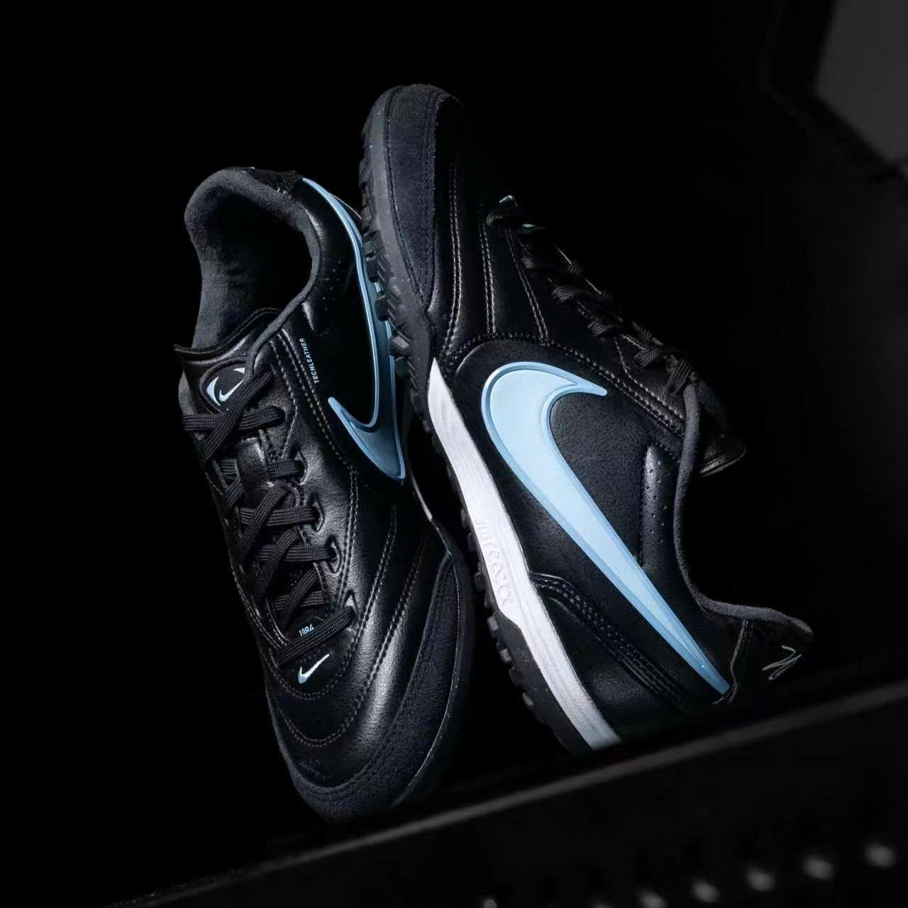 Giày Bóng Đá Nike Tiempo 11 Academy Đen Vạch Xanh Nhạt Lưỡi Gà Rời HQ TF