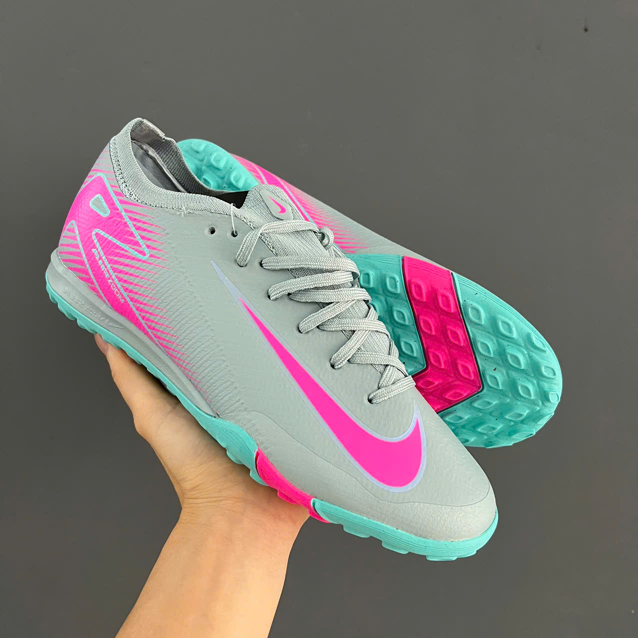 Giày Bóng Đá Nike Mercurial Vapor 16 Pro Xám Vạch Hồng Cổ Lửng HQ TF